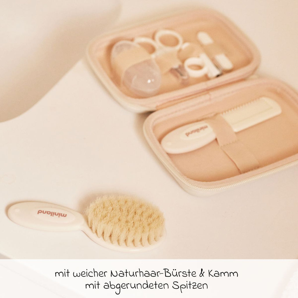 Detalj av negleklipper i Stellesett Baby Kit 8 deler i vanntett etui