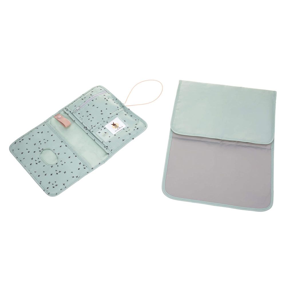 Detalj av vannavstøtende stellematte i Casual Changing Pouch