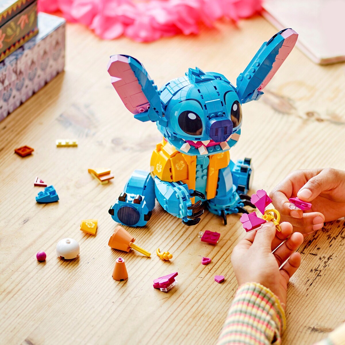 Stitch 43249 byggefigur nærbilde av bevegelige ører