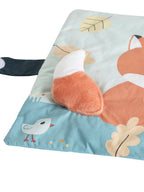 Oppslått side i Stoffbok for baby Skogvenner 25x25 cm bomull med skjulte dyr