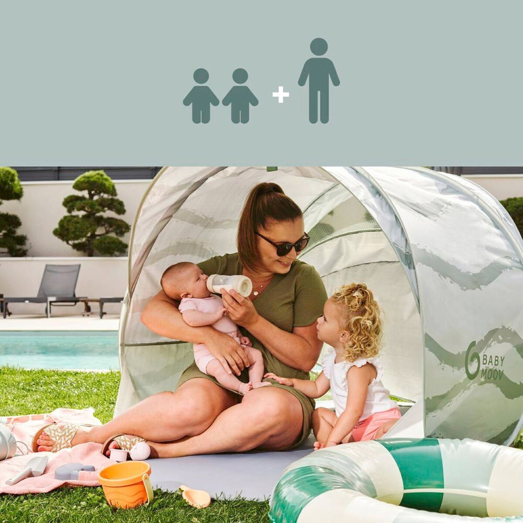 Montert Strandtelt Moov & Protect med UV-beskyttelse 50+ på strand
