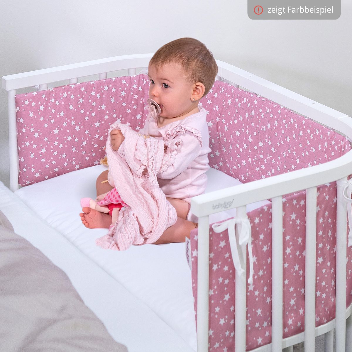 Stretchlaken Deluxe jersey til sideseng 89 x 50 cm Babybay i bruk i babyrom