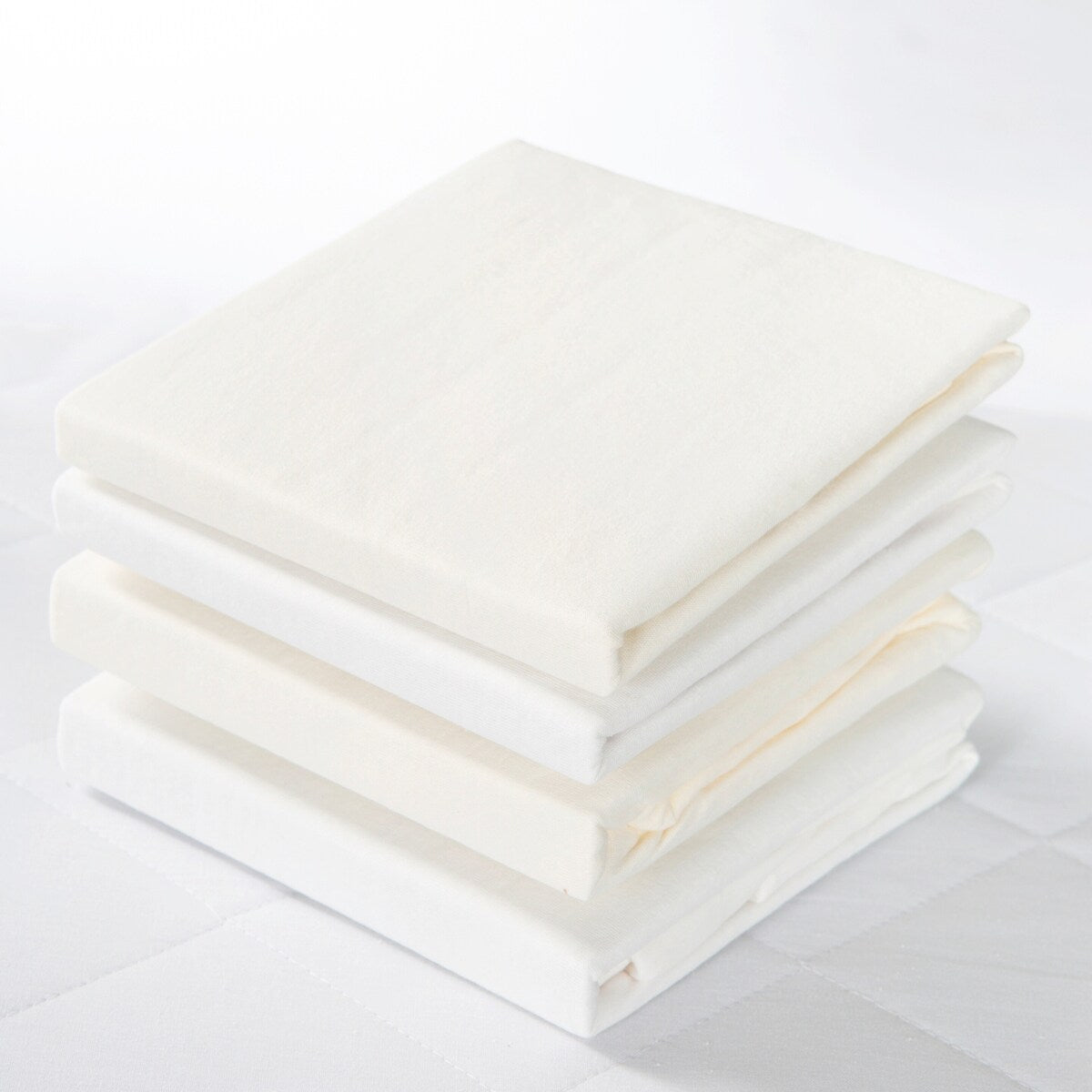 Stretchlaken jersey 45x90 og 40x90 cm safe asleep hvit i bruk