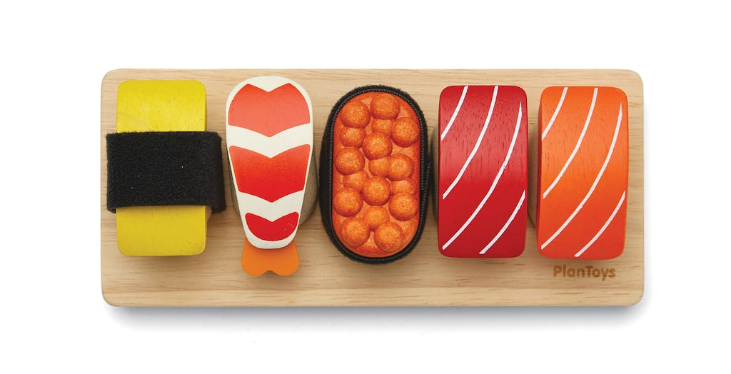 Detalj av sushi biter i Sushi lekesett i gummibaumtre 19,5 x 8,5 cm
