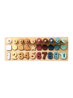 Detalj av fargerike tall og stabler i Tallærespill i tre FSC®