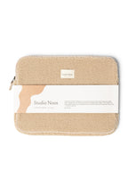 Teddy laptopveske 15 tommer ecru montert med laptop