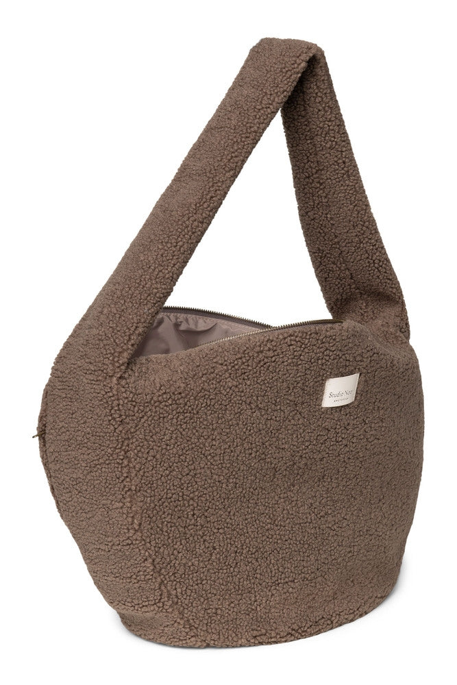 Teddy skulderveske brun 48x36 cm Studio Noos bakside