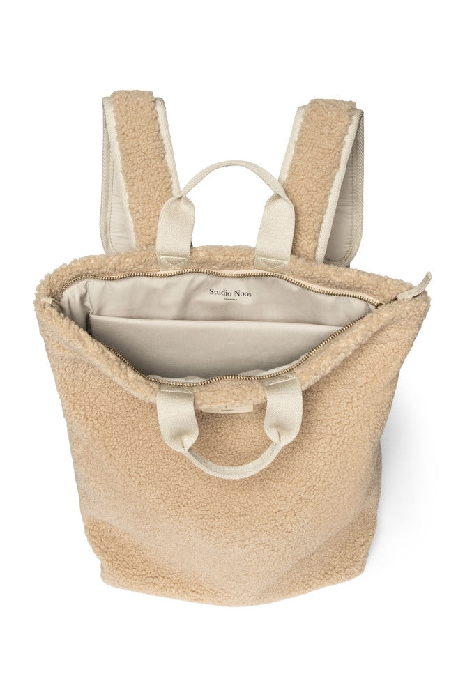 Montert teddyryggsekk for voksne ecru 41x39 cm polyester Studio Noos på rygg