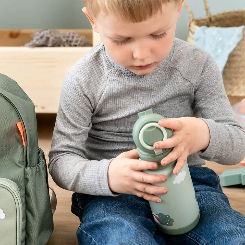Termosflaske Playground grønn 340 ml rustfritt stål i bruk