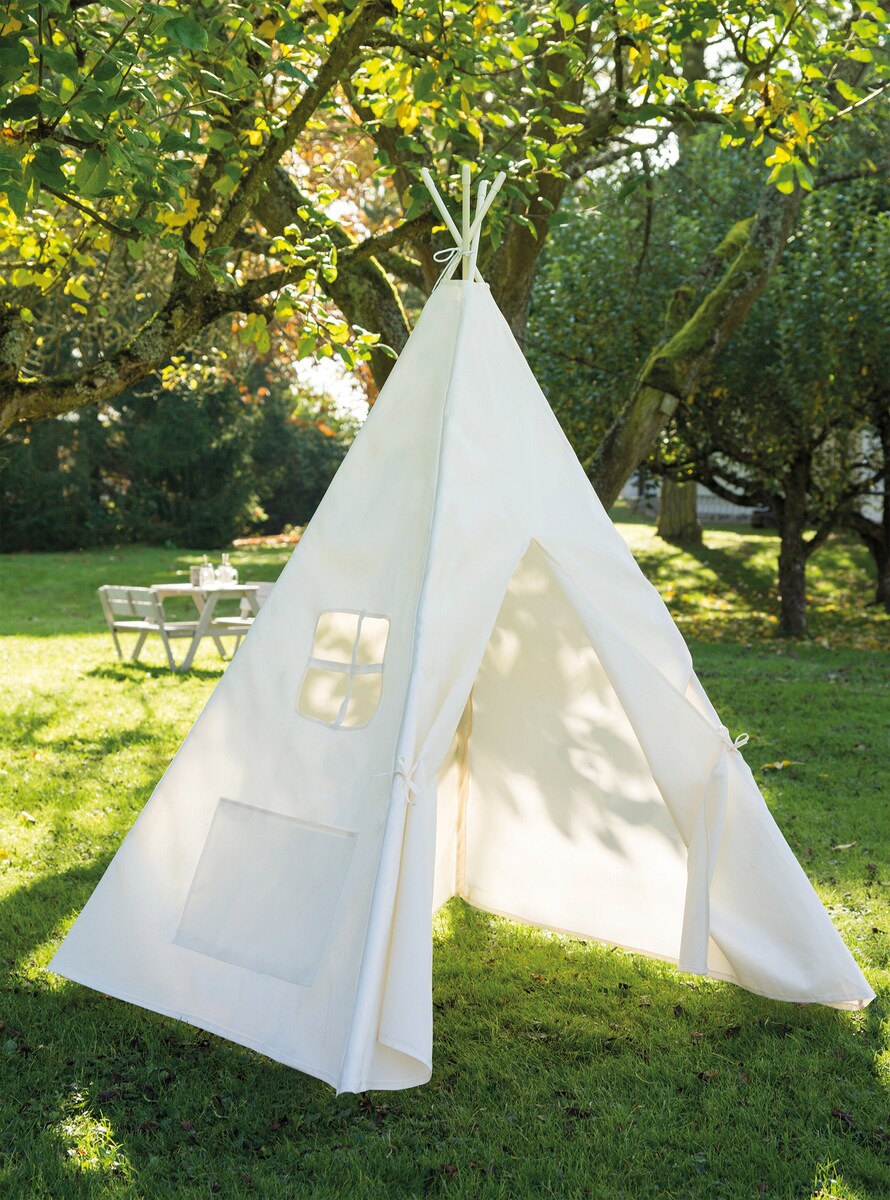 Montert Tipitelt i canvas med fiberglassstenger 156x110x177 cm sett fra siden