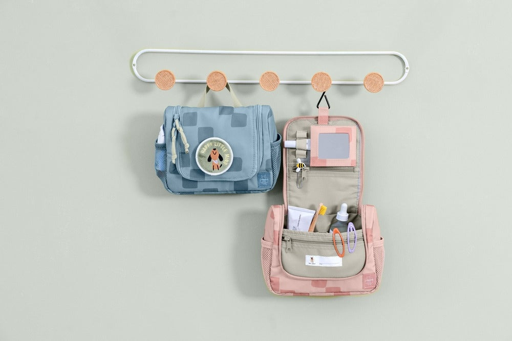 Detalj av mønster på toalettmappe mini Pattern Party blå