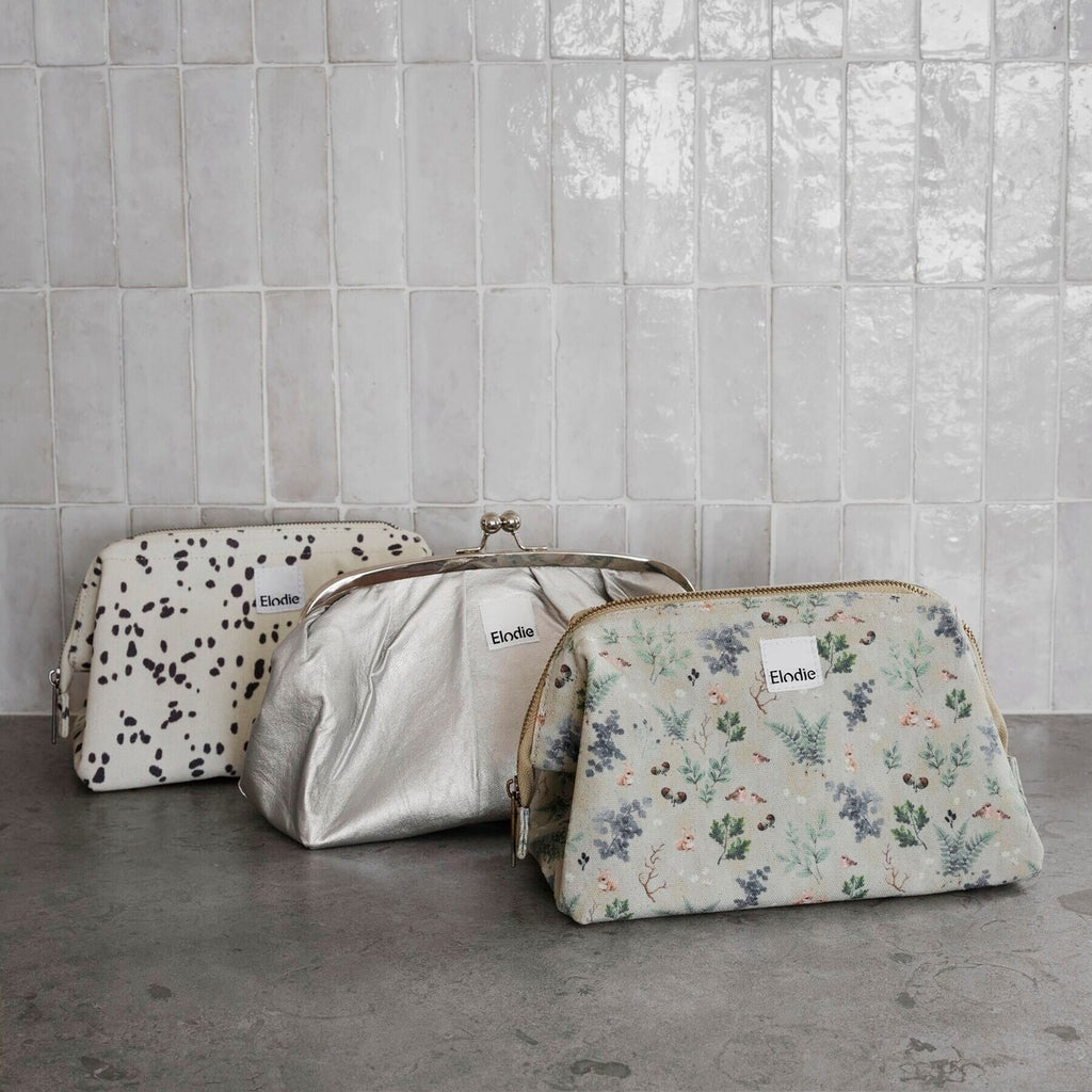 Toalettmappe Zip&Go Fairytale Forest - Elodie detalj av glidelås