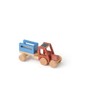Traktor Aiden i tre med henger forfra