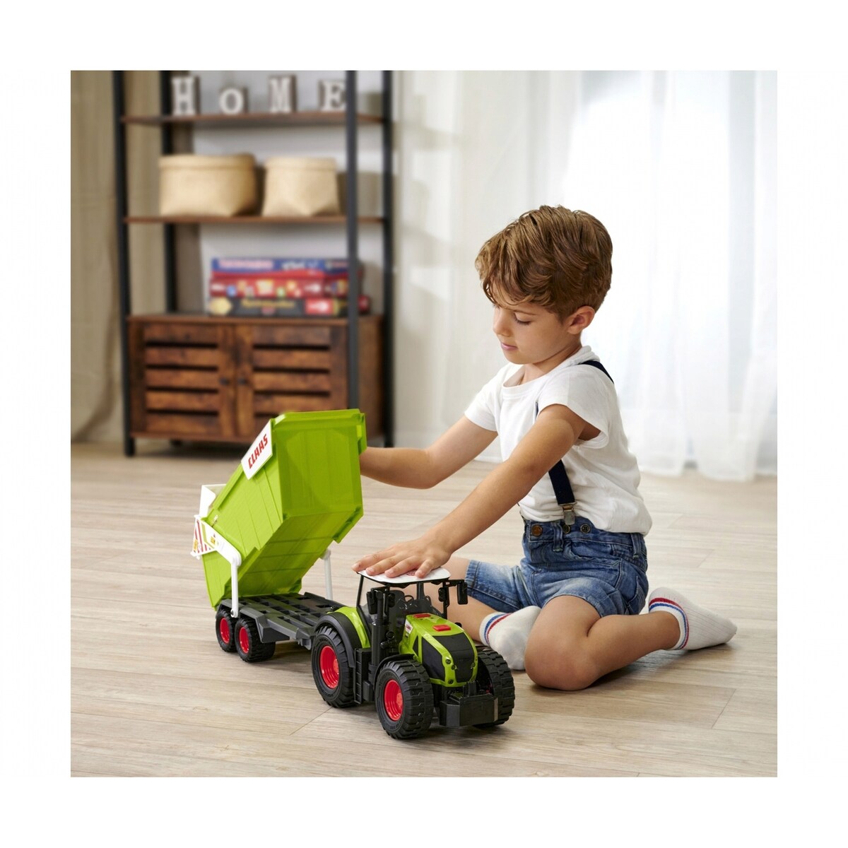 Traktor Claas med åpen førerdør