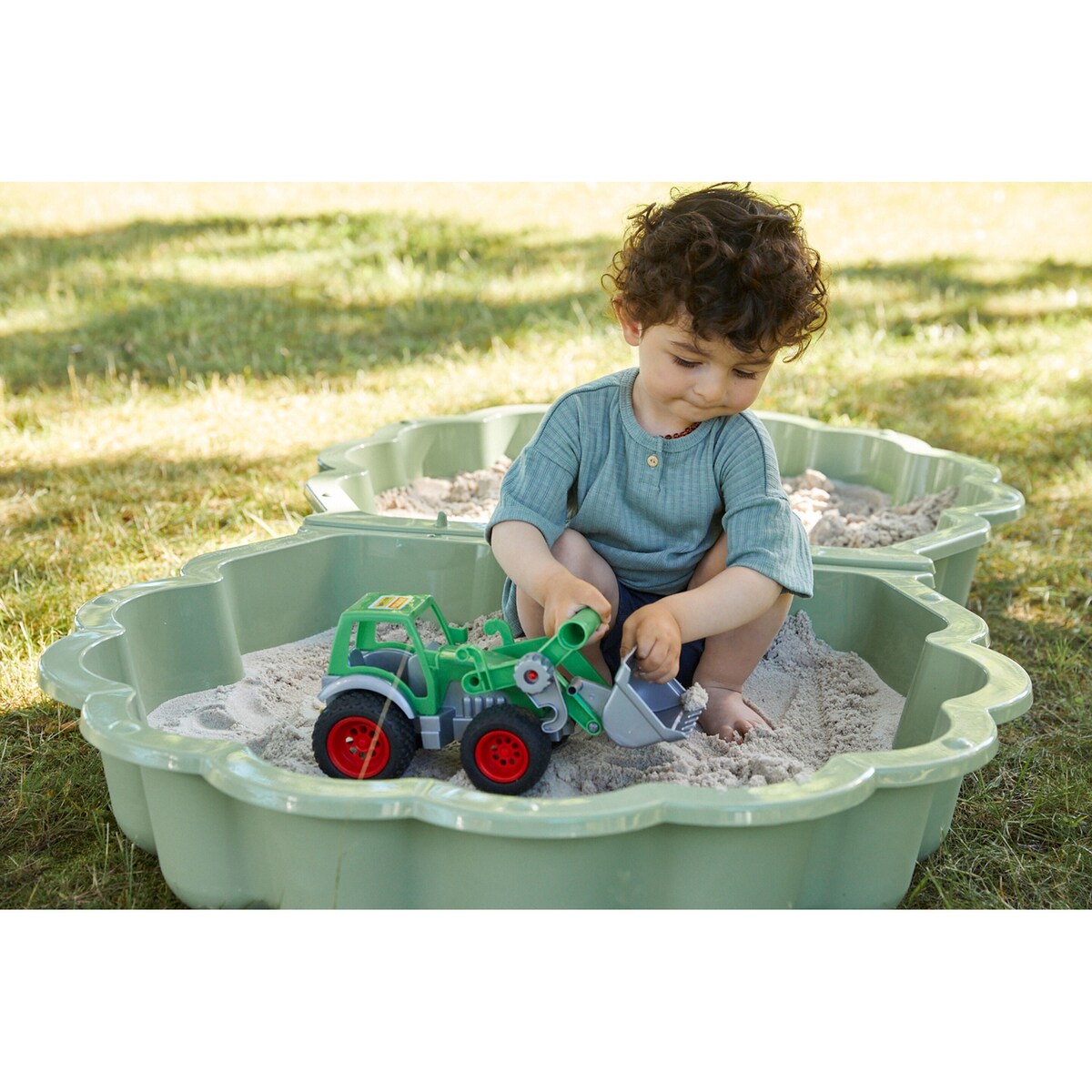 Montert Traktor Farmer Technic med gummihjul