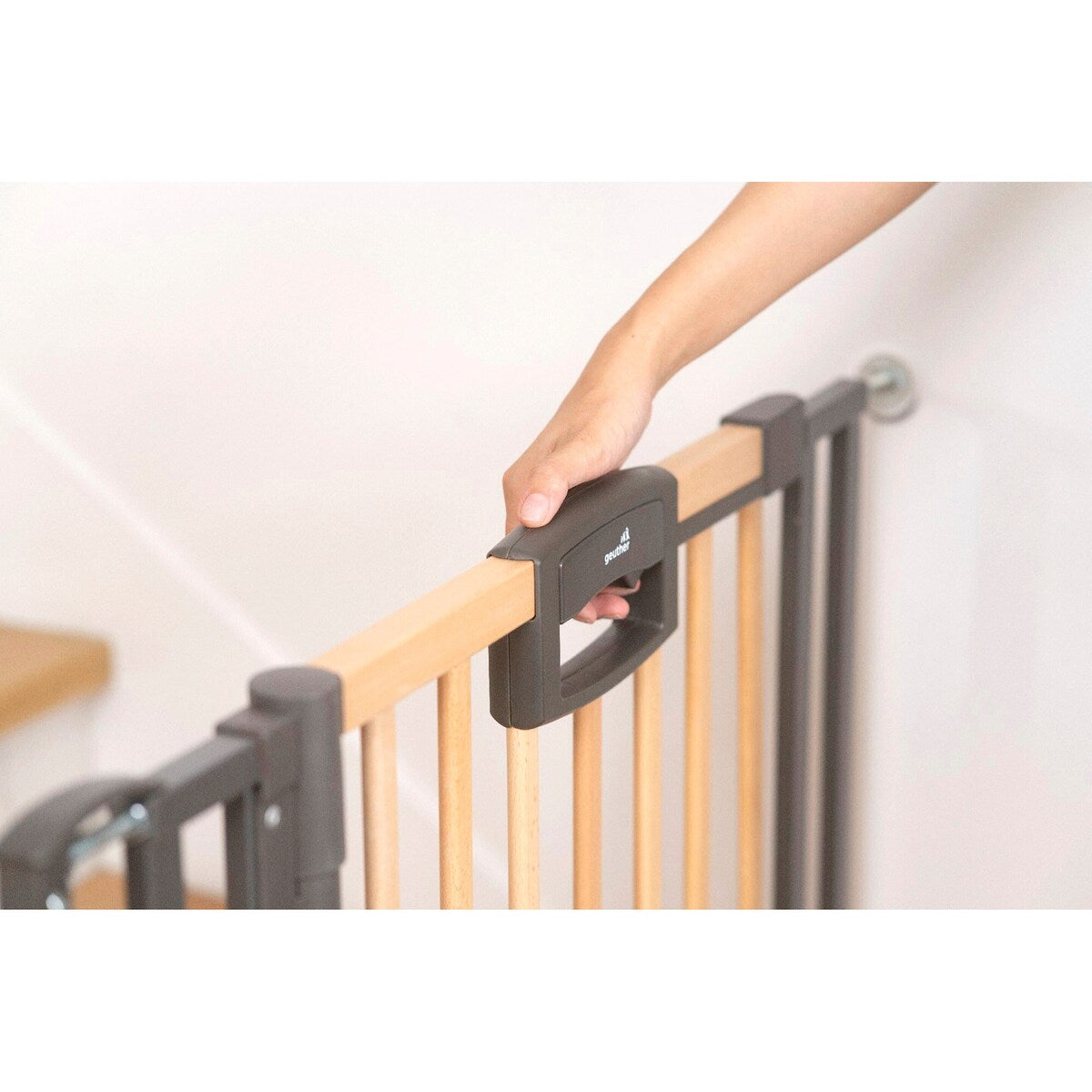Visning av justerbar bredde på Trappegrind Easylock klemme 84,5–92,5 cm bøk og metall
