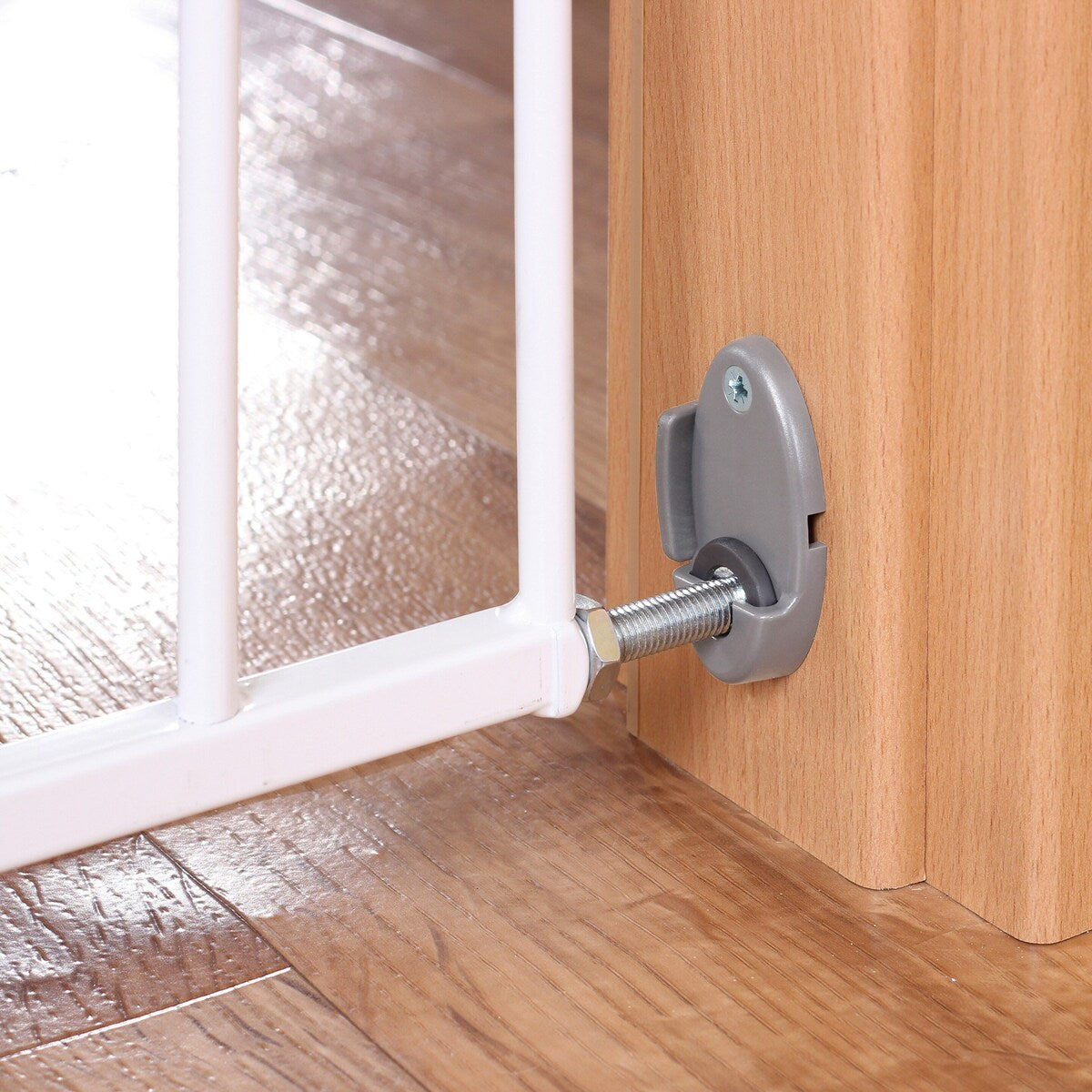 Montert Trappegrind S-Gate 73–110 cm stål i trappeåpning