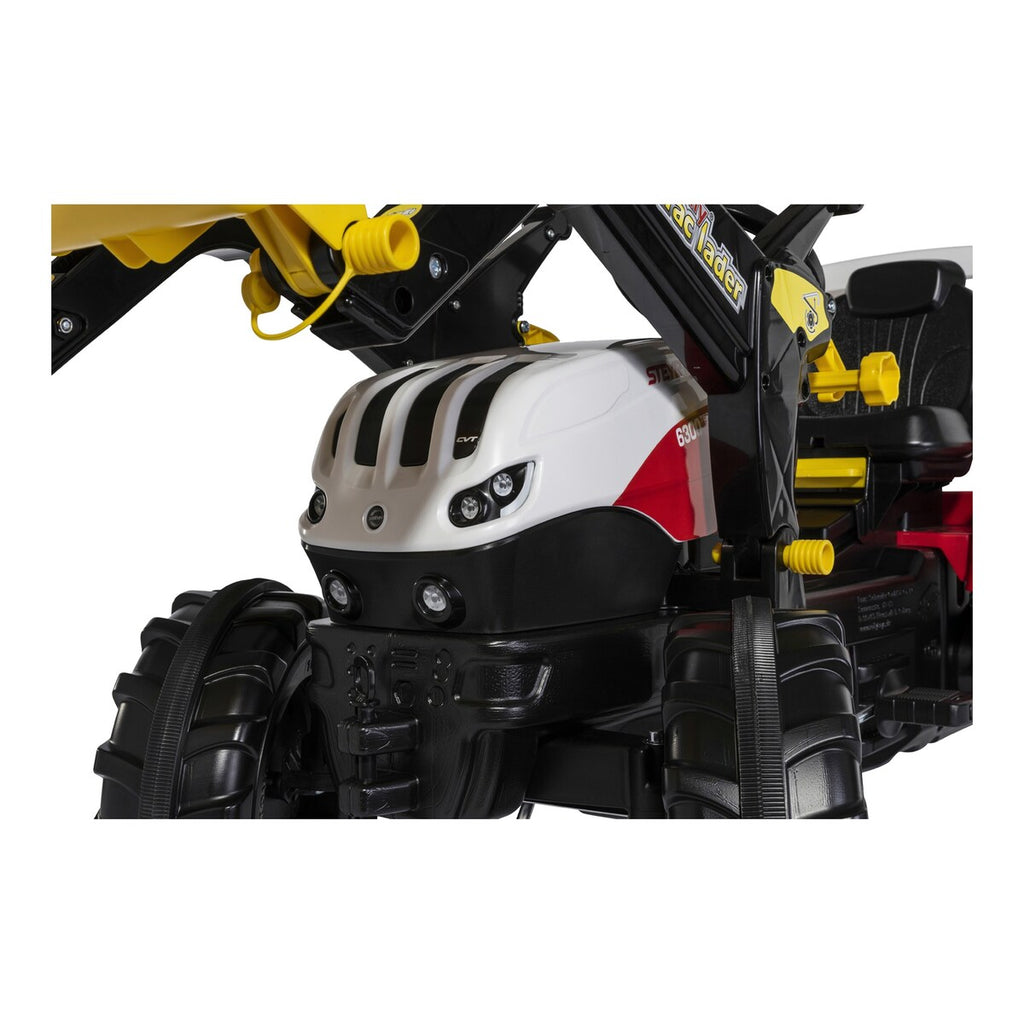 Nærbilde av justerbart sete på Tråtraktor rollyFarmtrac Premium II Steyr