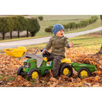 Nærbilde av ratt og styrestang på Tråtraktor rollyKid John Deere
