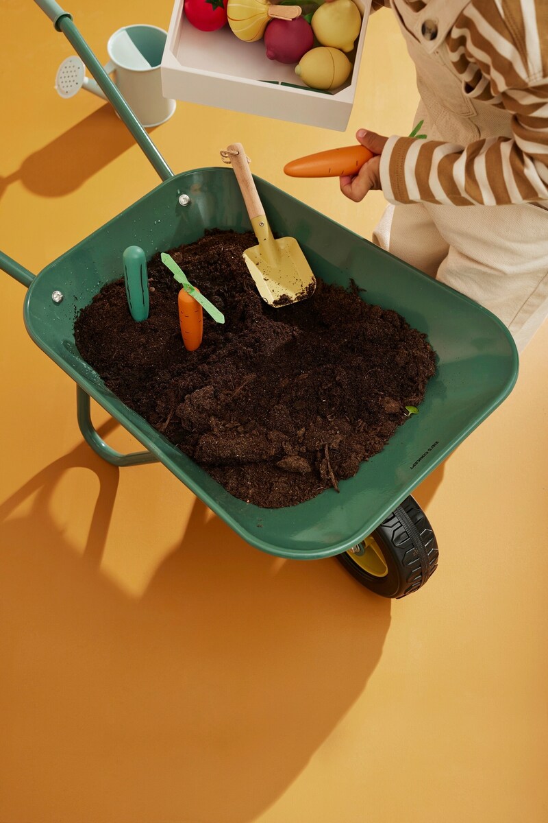 Detalj av håndtak på Trillebår Kid's Hub metall med gummihjul