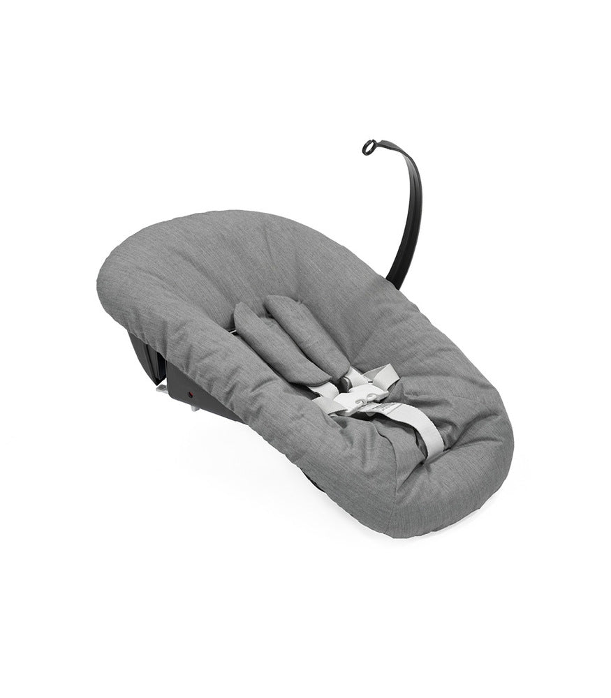 Tripp Trapp Newborn sett Anthracite med lekeholder forfra