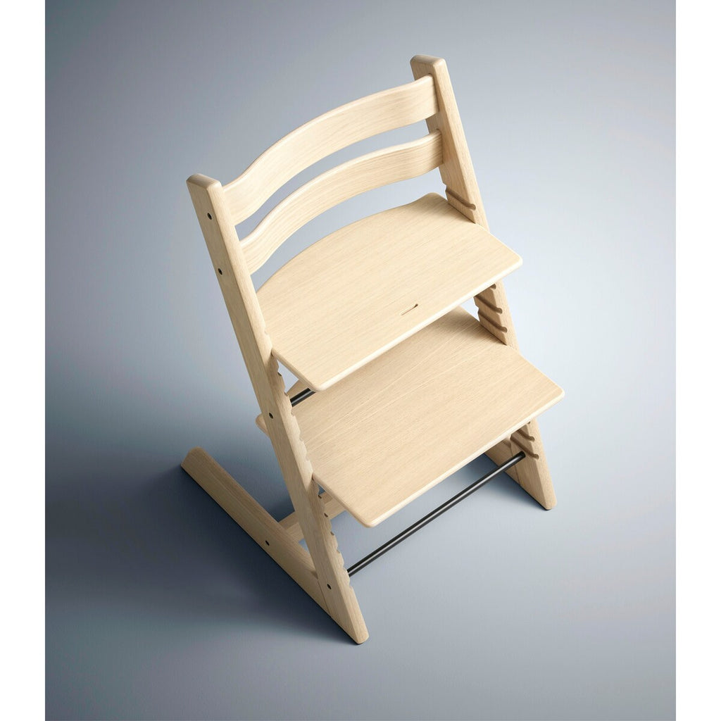 Montert Tripp Trapp trappestol eik med gravering 79 cm i bruk