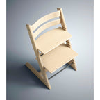 Montert Tripp Trapp trappestol eik med gravering 79 cm i bruk