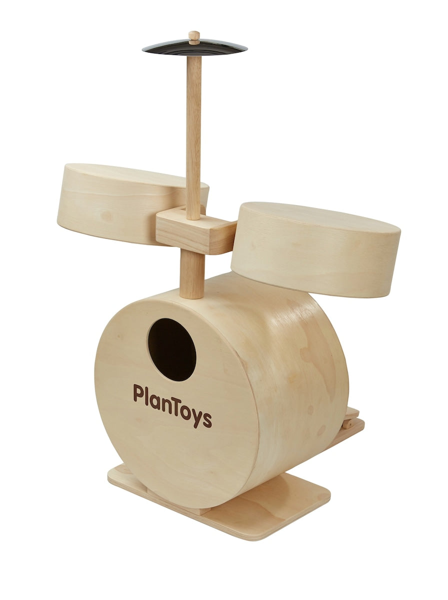 Trommesett i tre for barn 45x54x71 cm PlanToys forfra