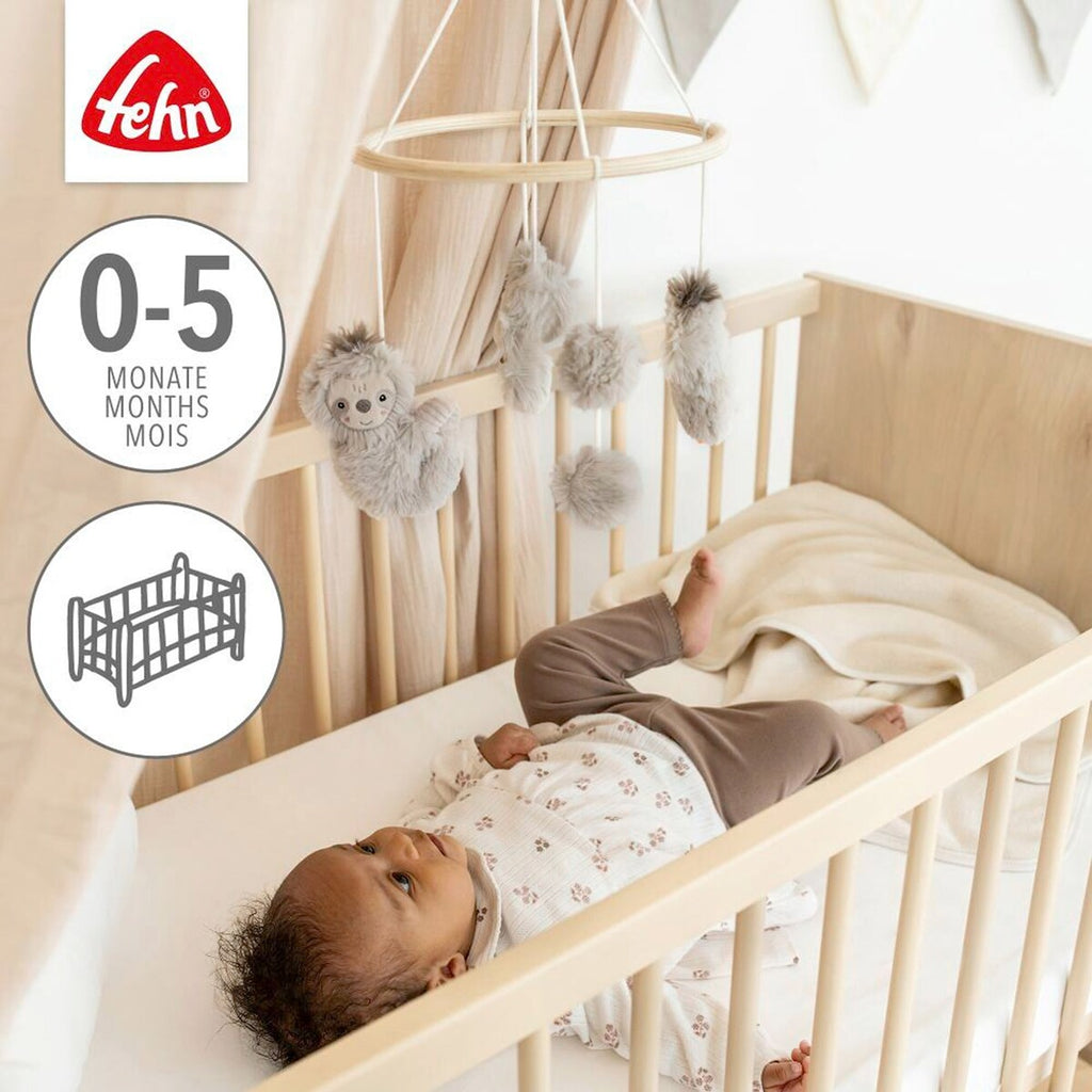 Detalj av Uro i tre og tekstil Dovendyr 22 cm