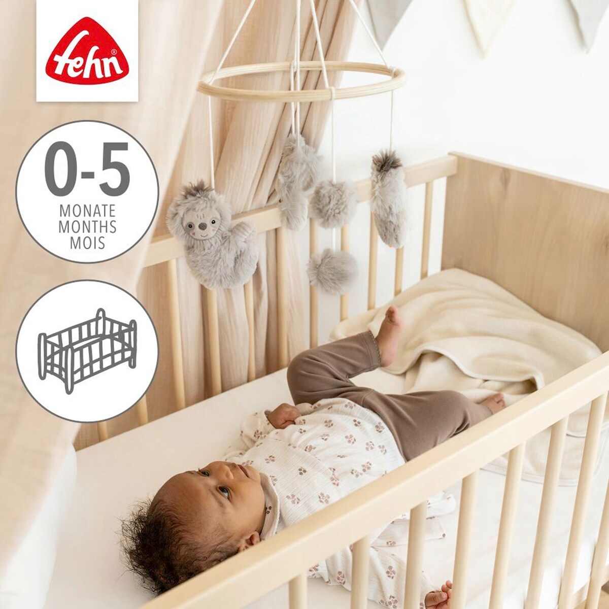 Detalj av Uro i tre og tekstil Dovendyr 22 cm