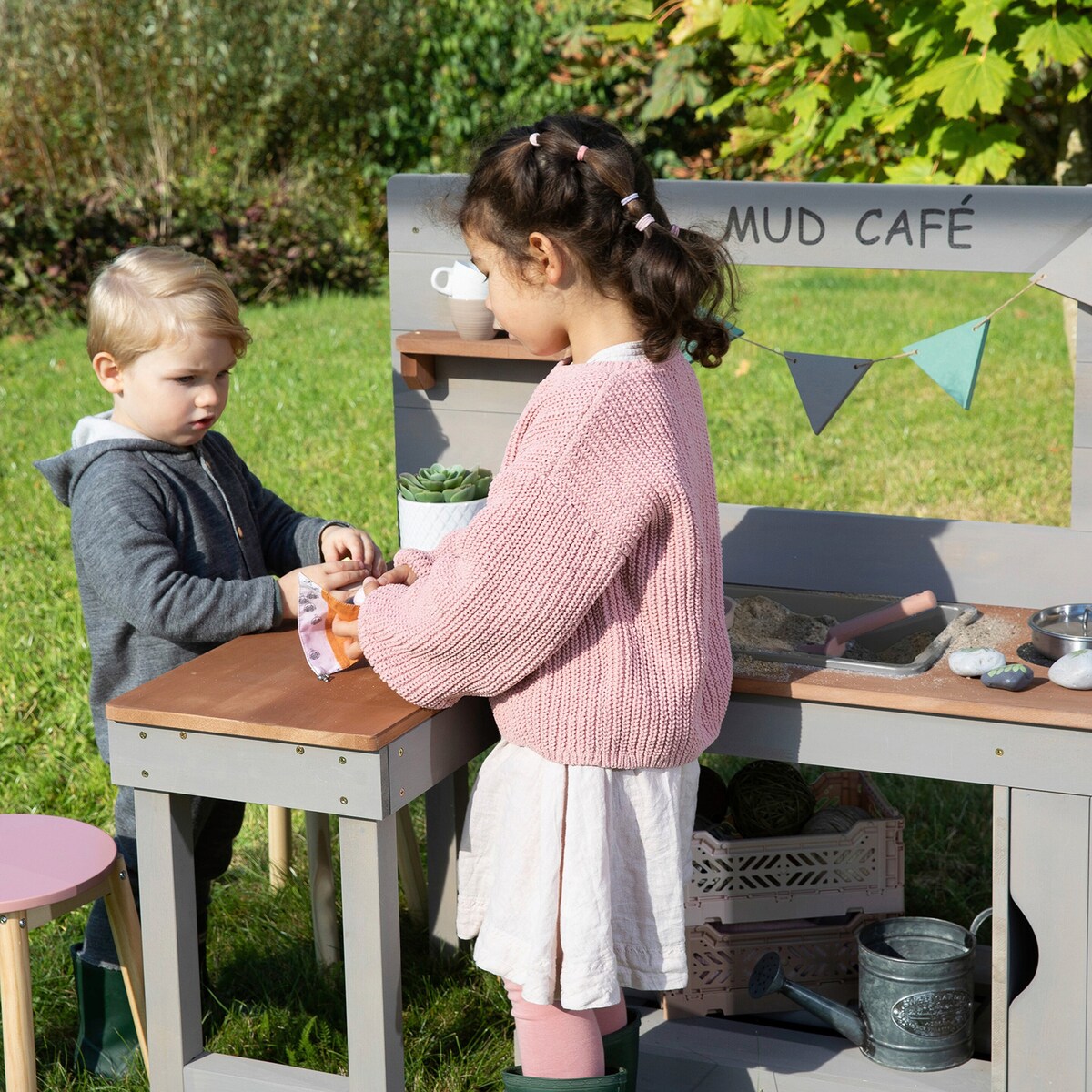 Montert Utekjøkken Mud Café med disk og luke