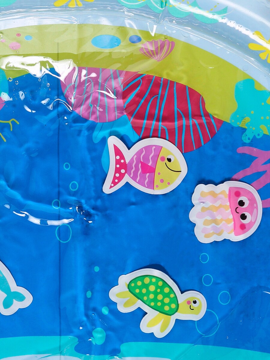 Detalj av fiskene på Vannfylt babylekmatte fisk 67x56 cm - Vertbaudet