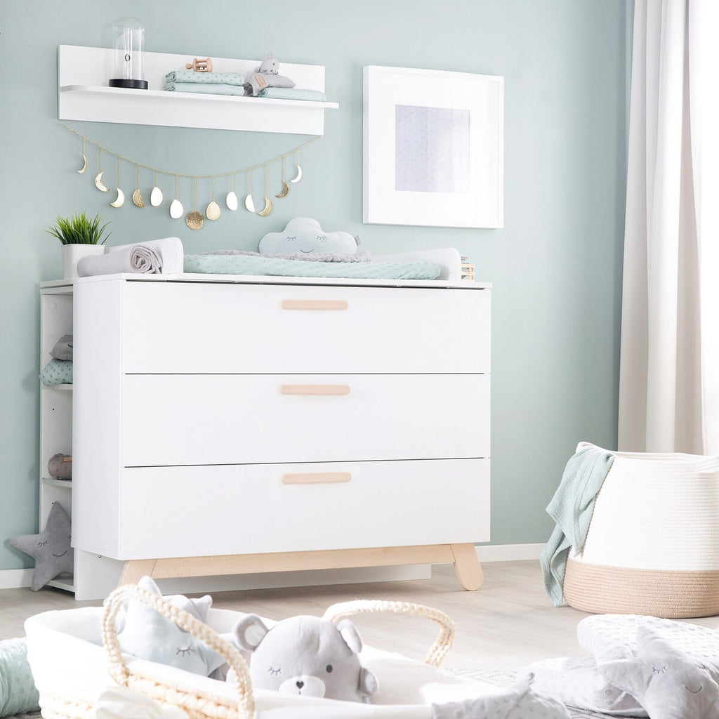 Vegghylle Universal med hylleplatte 90 cm montert på vegg