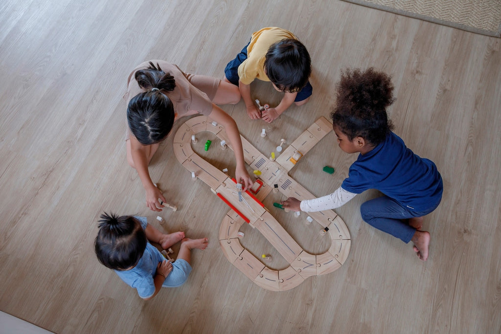 Veisystem i tre 34 deler 75 x 95 cm PlanToys delene samlet