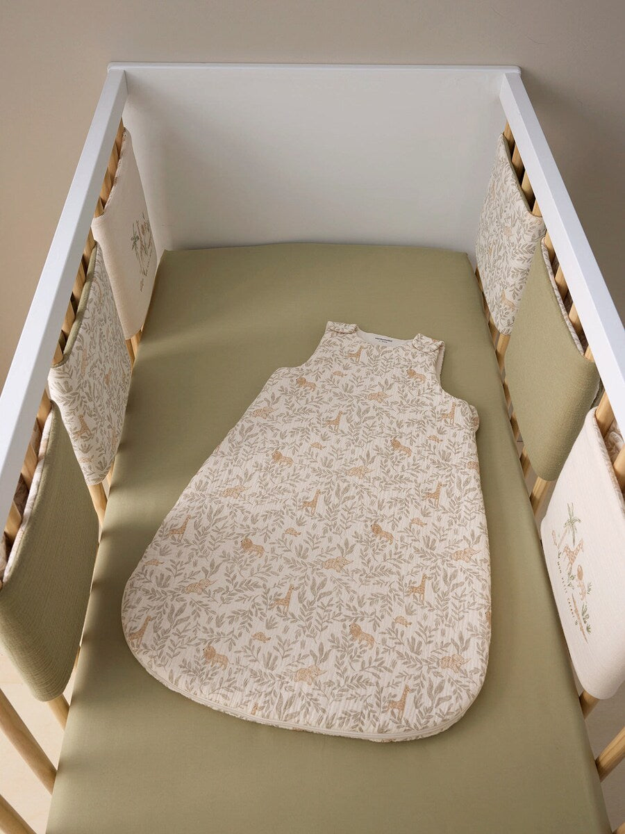 Vendbar sengebeskytter for babyseng og lekegrind BABYLON montert i babyseng