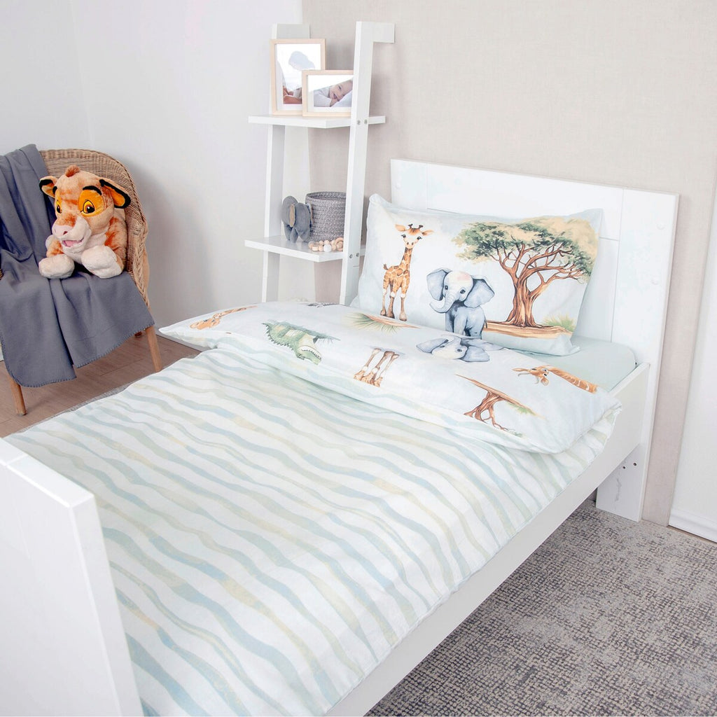 Vendbart sengetøy safari renforcé bomull 40x60/100x135 cm montert på seng