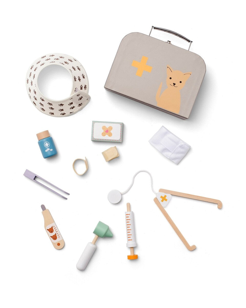 Detalj av utstyr i Veterinærkoffert Kids Hub i bjørk og bomull