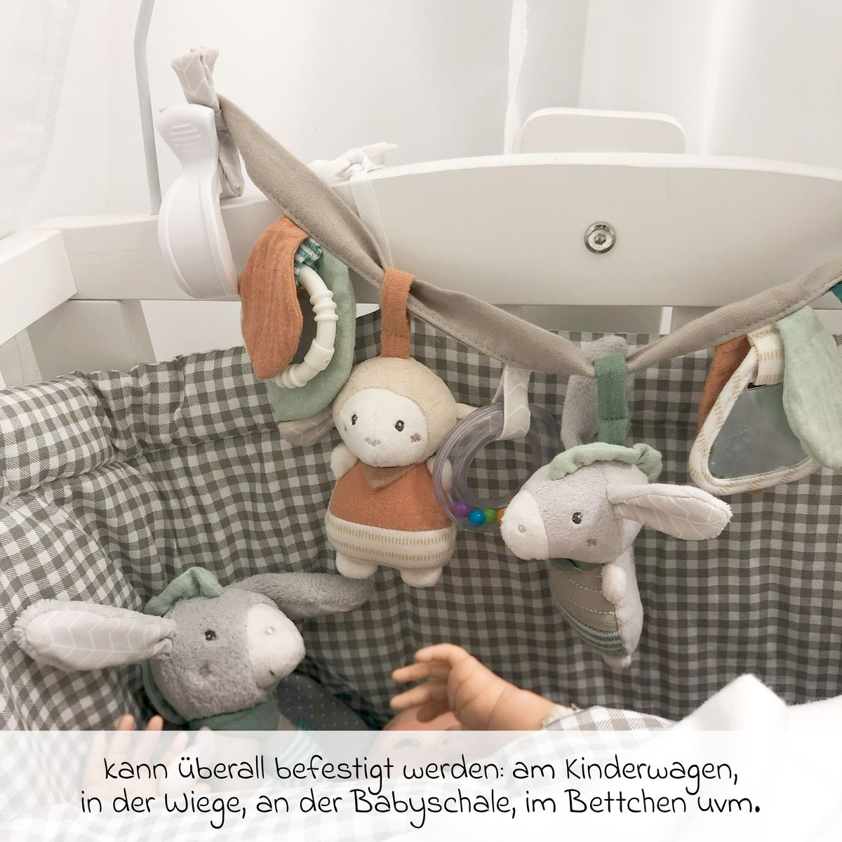 Vognlenke med rangle og pipelyd, esel og sau - Fehn med fokus på materialer