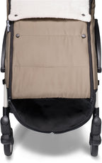 Detalj av fleece materiale på Vognpose i fleece med avtakbar hette taupe BABYZEN YOYO