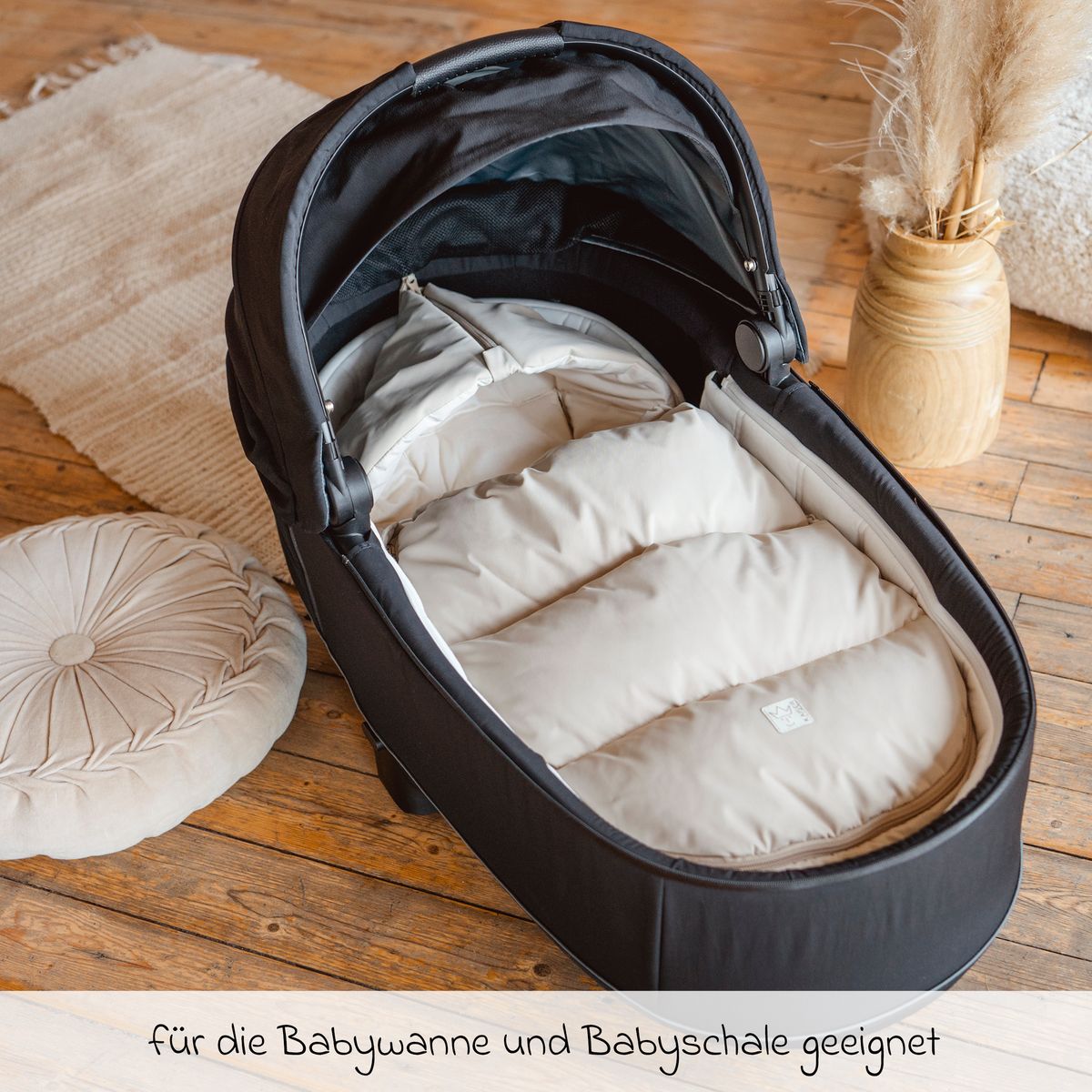 Vognpose Little Dowwny i dun til babystol og bag, sand med glidelås detalj