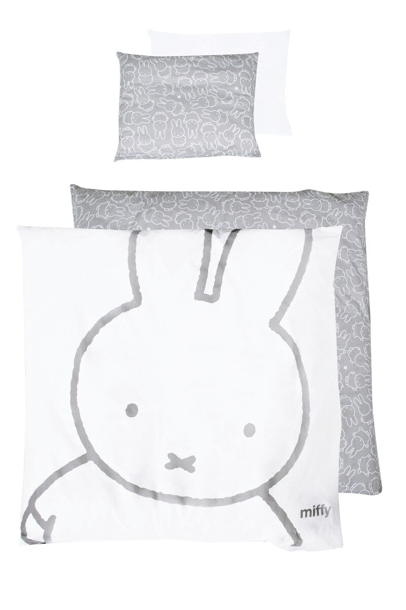 Detaljbilde av stoffmønster på Vuggesengesett 2-delt Miffy 80x80 cm og 40x35 cm