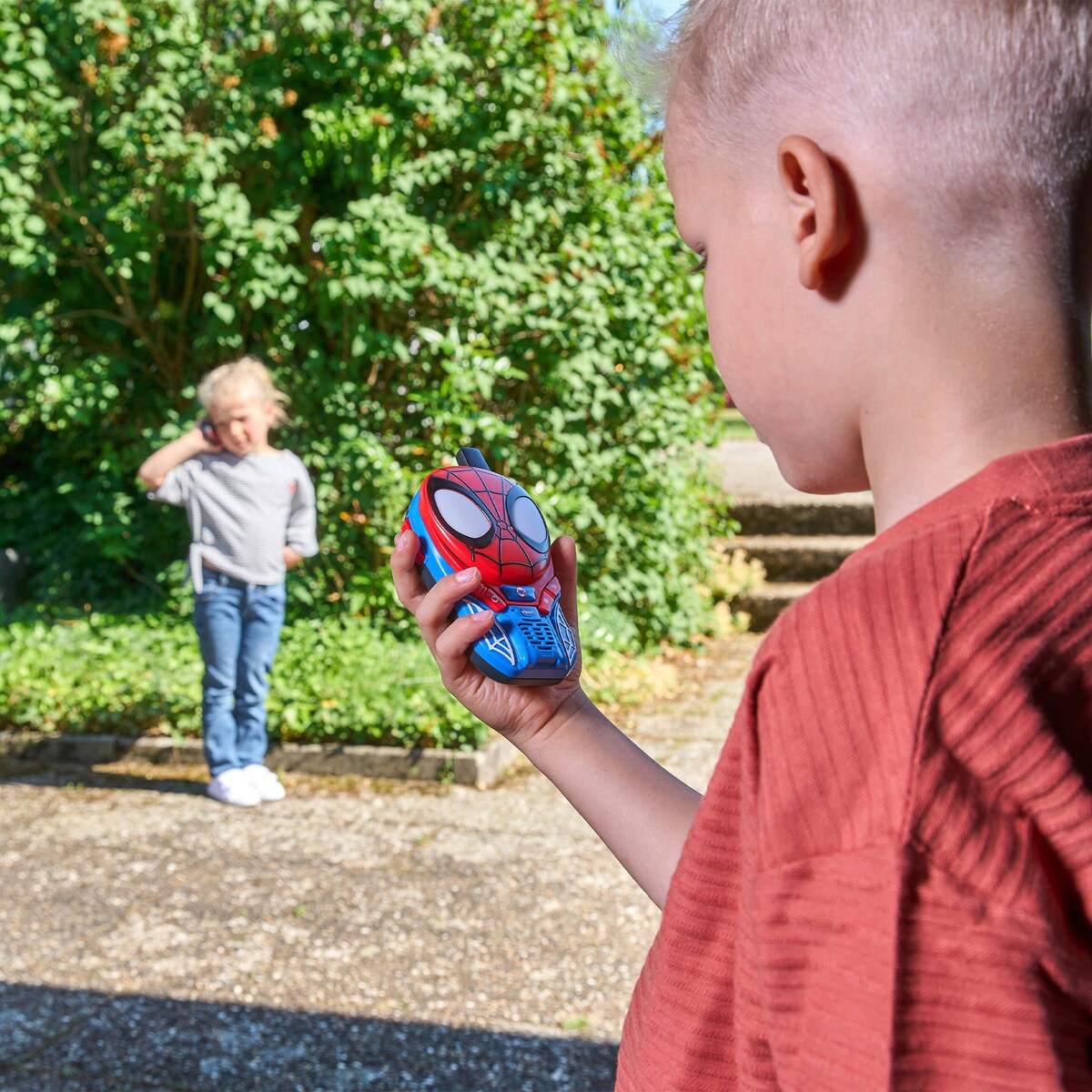 Walkie-talkies Spidey og hans supervenner bakside